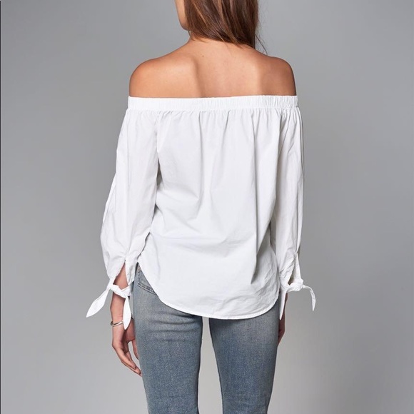 A&F OFF THE SHOULDER TOP - Picture 4 of 8